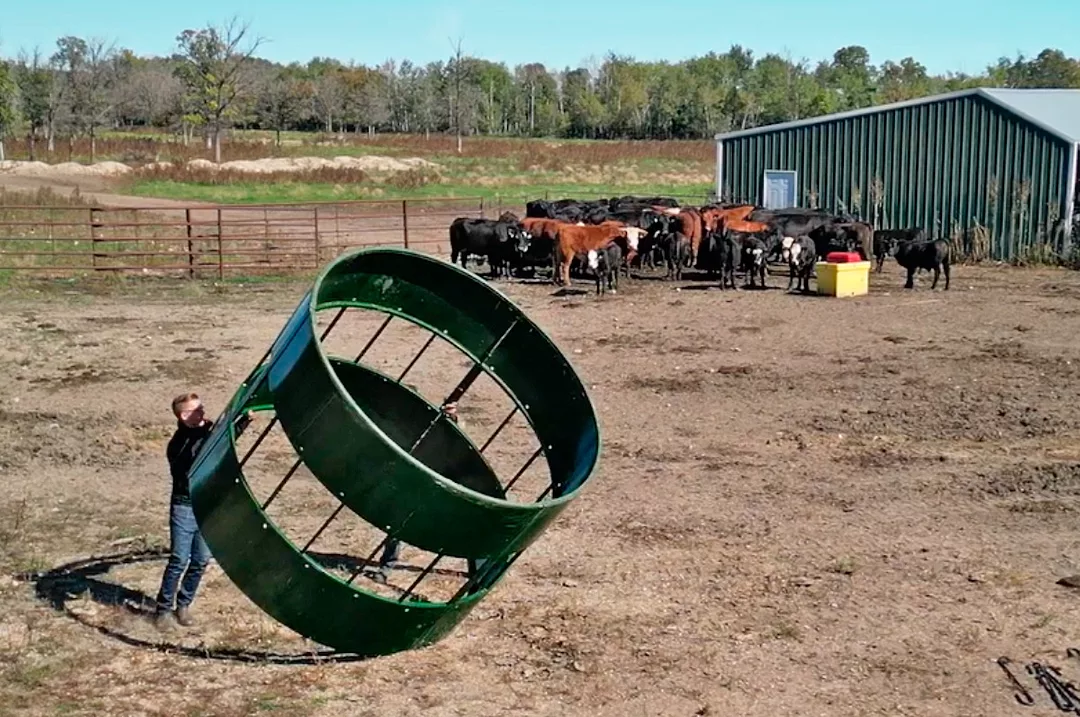 56511-carter-bale-feeder-flip.jpg