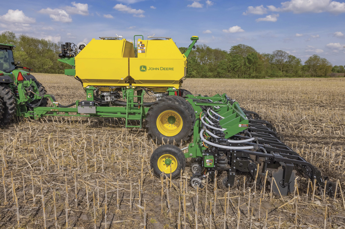 56592-newproduct-john-deere-strip-till.jpg