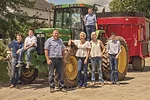 57616-coyne-family-tractor-073.jpg