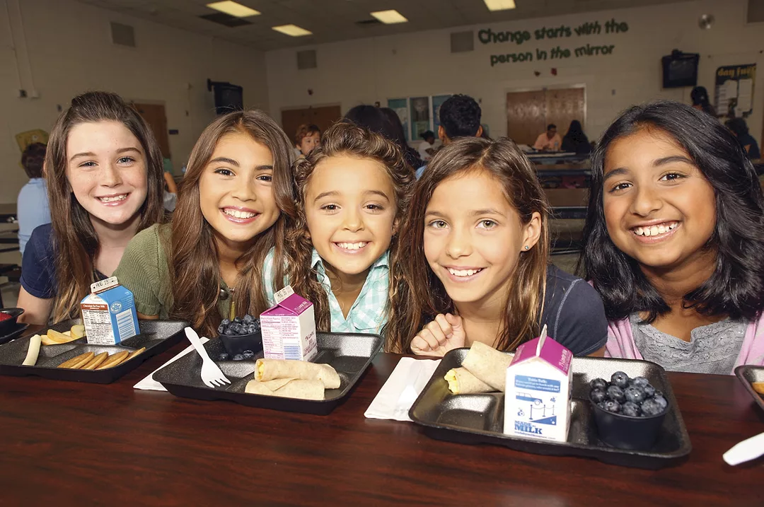 58162-checkoff-girls.jpg