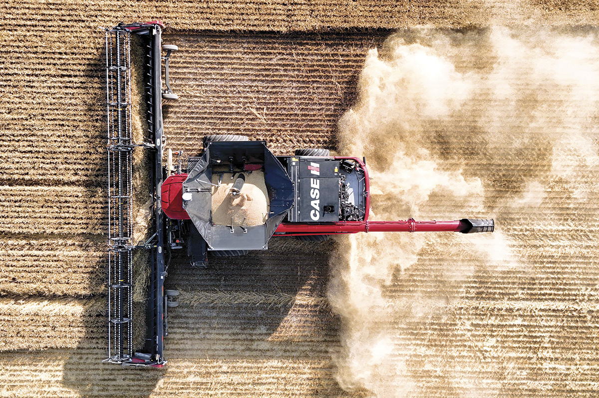 58783-new-products-CASE-IH_Axial-Flow_AF10_In-the-Field_653646.jpg