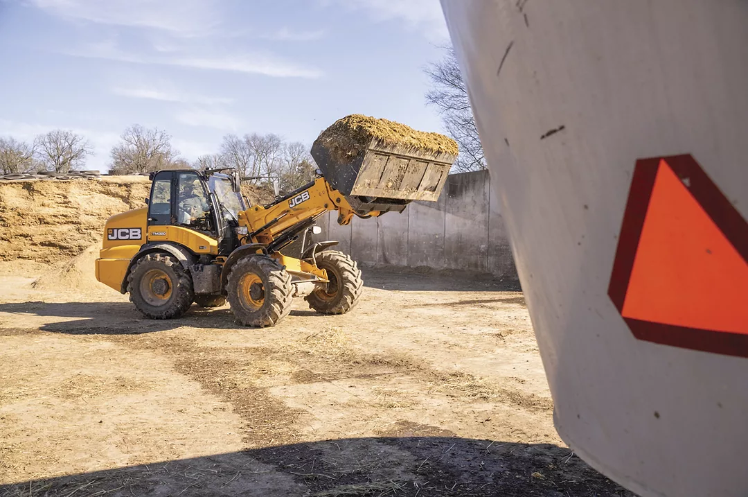 62228-ullyott-Moving-Feed.jpg