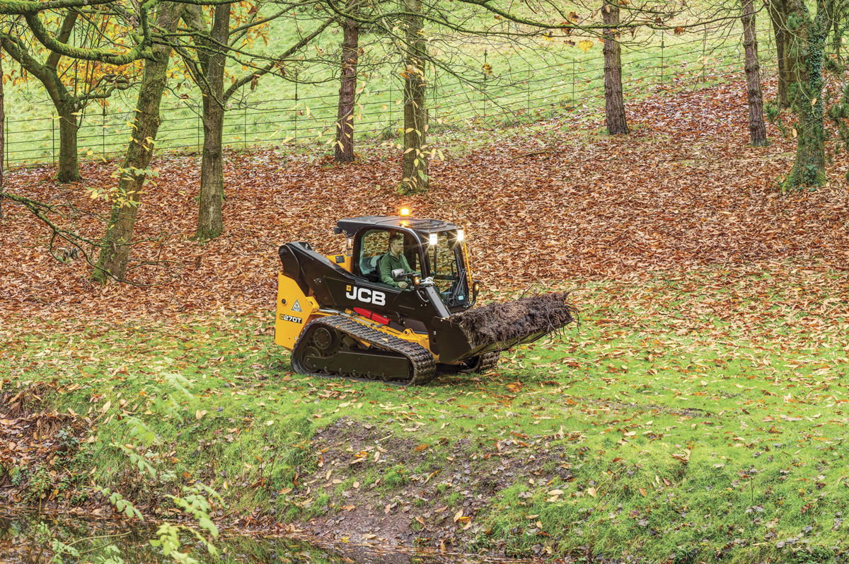 62412-ullyott-270T-Compact-Tracked-Loader.jpg