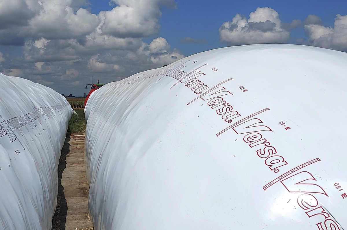 62713-elliott-Versa-Silage-Bags-with-caption-(1).jpg