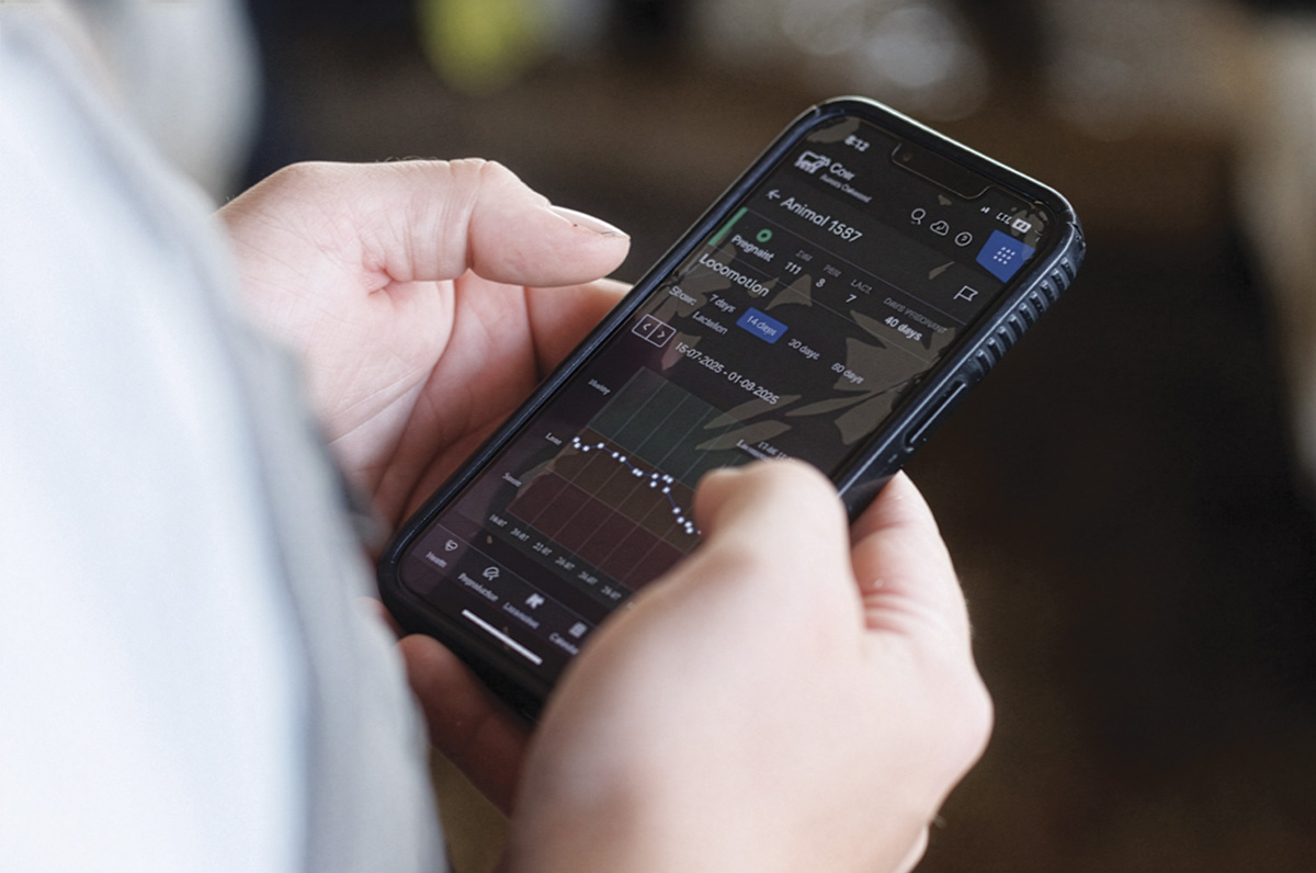 63203-baker-smartphone.jpg
