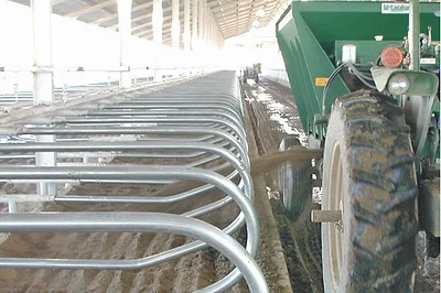 63455-schrift-MCLF-Sand-in-freestalls.jpg