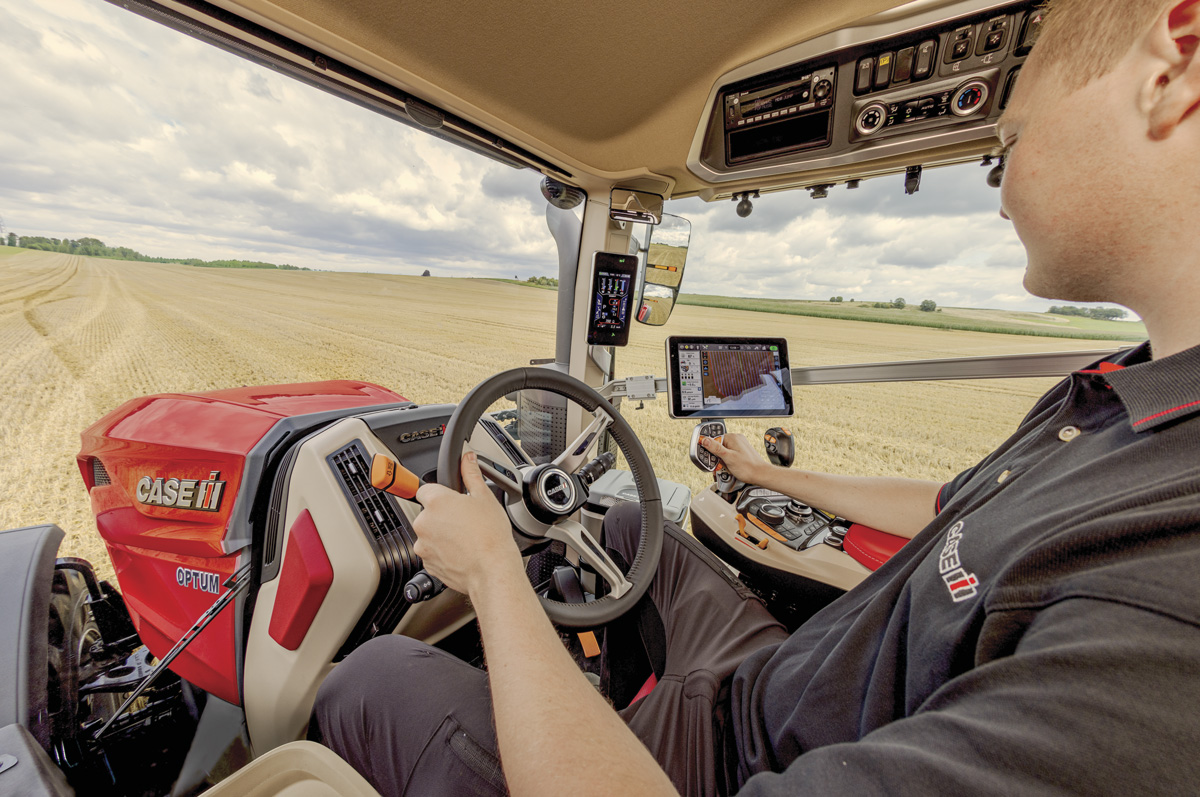 63580-NP-Case-IH-Optum-440.jpg