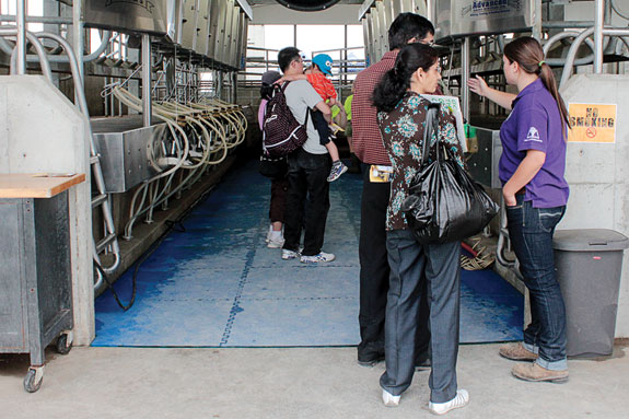 Guests touring the parlour at Heritage Hill Farms 