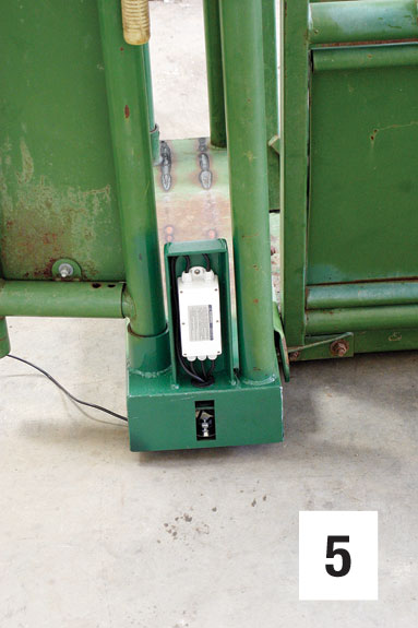 The connection for a scale's cable from the indicator to the load sensor. It is mounted at the bottom of the chute.