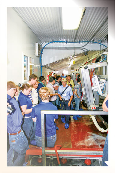 Visitors at Kiefland Holsteins