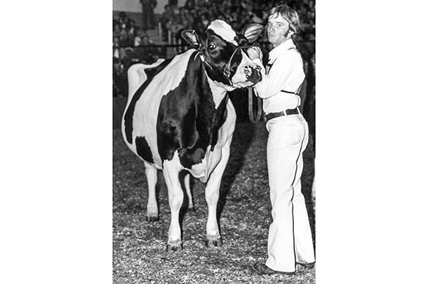 Roy Hetts with winner Felicia May Fury