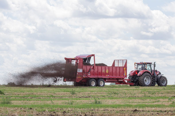 Solid spreaders