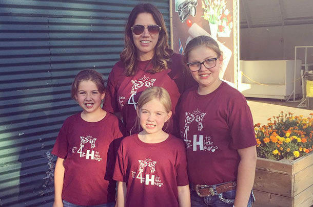 Amanda Leik and daughters