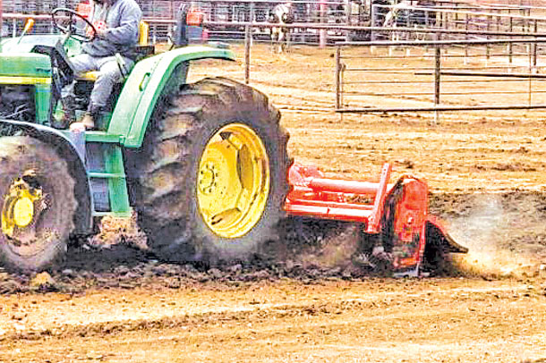 Drying manure for bedding in the corral