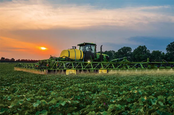 John Deere R4023 sprayer