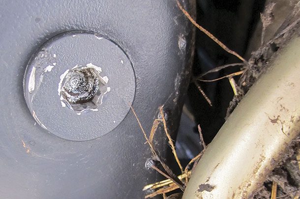 Engine oil drain plug