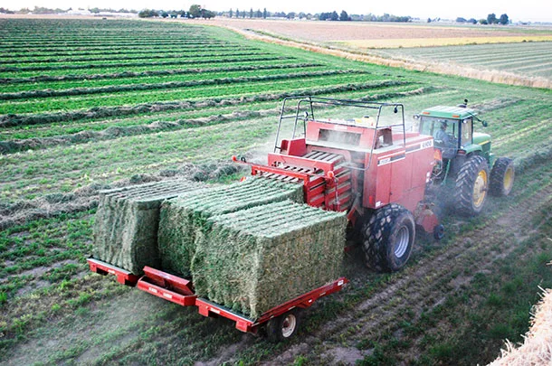 2017 ag equipment/baler