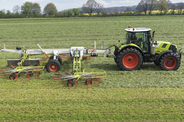 CLAAS rake