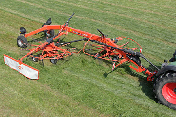 Kuhn twin-rotor rotary rakes